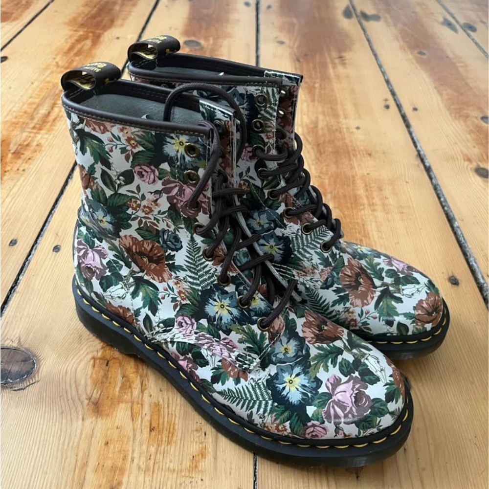 Dr. Martin’s Floral Lace-Up Boots